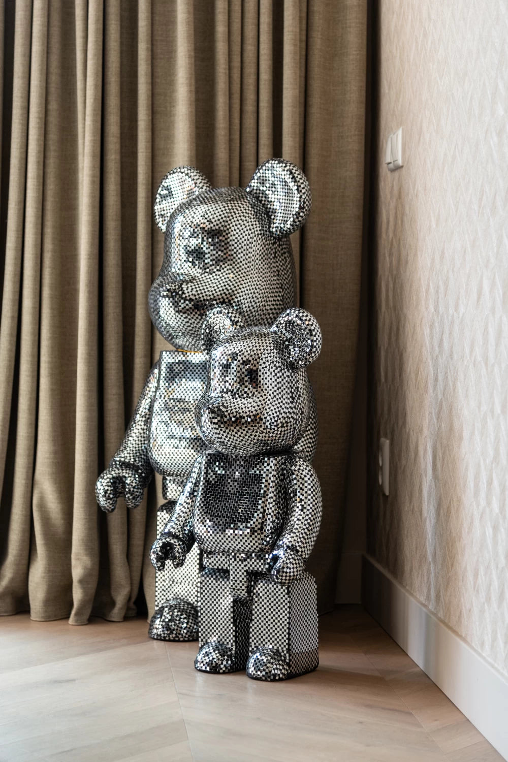 Figurina decorativa Urs din Polirasina Argintiu H70xL32.5cm Bear small Richmond interiors