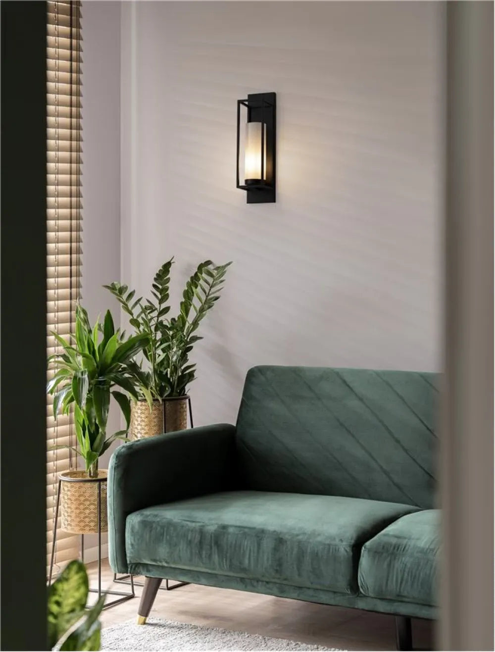 Aplica de perete structura din Metal Negru si abajur din Sticla Alb H63xL13cm IP20 JULIET