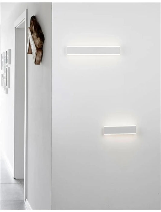 Aplica de perete structura din Aluminiu Alb si abajur din Acrilic H8xL30.4cm IP20 2x8W 1056lm 3000k LINE