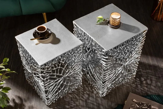 Set 2 masute laterale Patrate din Metal Argintiu L26/30xH40/45cm Leaf