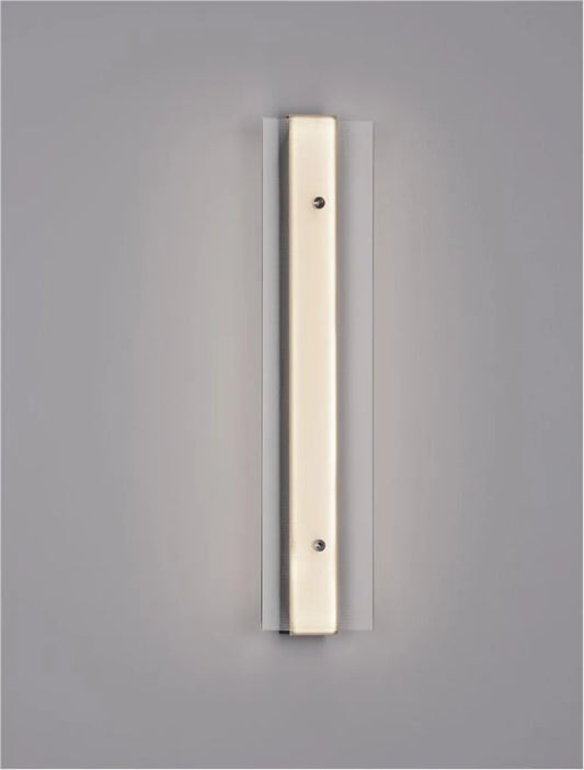 Aplica de perete structura din Aluminiu Argintiu si abajur din Sticla Transparent H69xL12cm IP20 15W 1187lm 3000k PAULINE