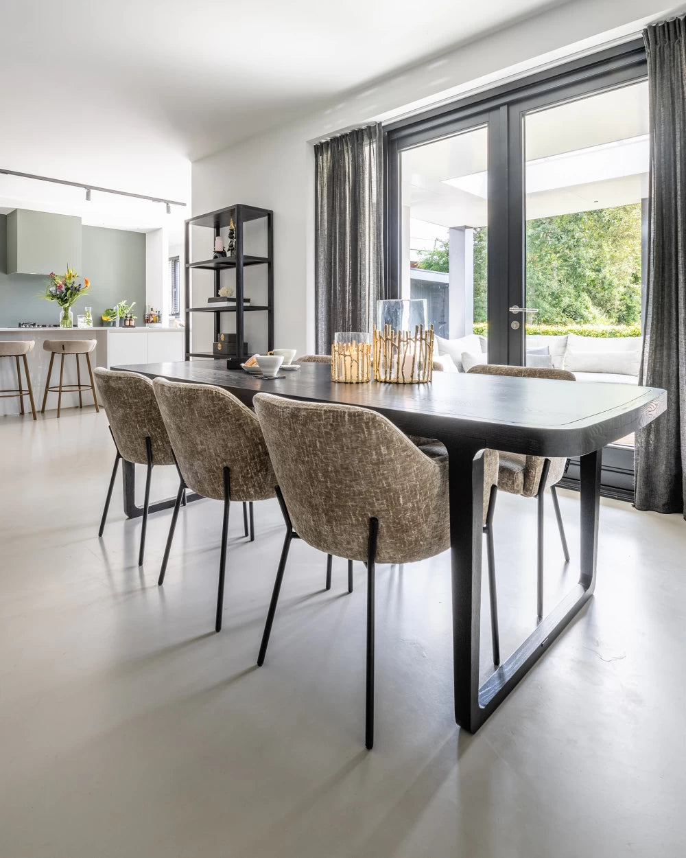 Scaun tapitat cu Stofa Bej cu picioare din Metal Negru H79xL57xA61cm Fay Richmond Interiors