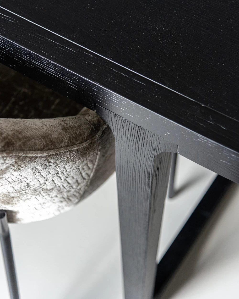 Scaun tapitat cu Stofa Bej cu picioare din Metal Negru H79xL57xA61cm Fay Richmond Interiors
