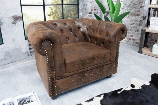Fotoliu tapitat cu Microfibra Maro cu picioare din Lemn masiv Negru H73xL110xA85cm Chesterfield