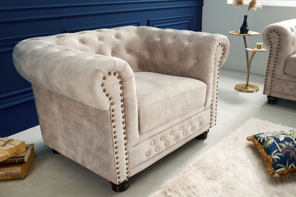 Fotoliu tapita cu Catifea Bej cu picioare din Lemn Maro L105xH72xA87cm Chesterfield