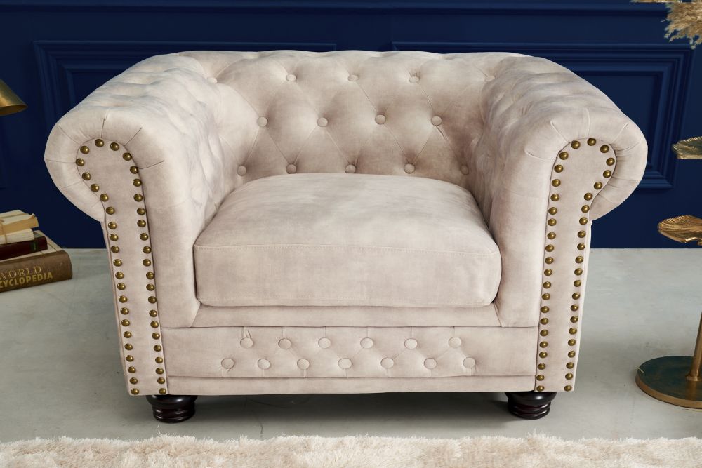 Fotoliu tapita cu Catifea Bej cu picioare din Lemn Maro L105xH72xA87cm Chesterfield