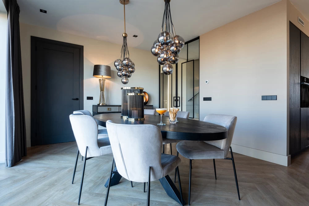 Set 2 Scaune din Catifea si Metal Bej/Negru H85xL49xA64cm Darby Richmond Interiors