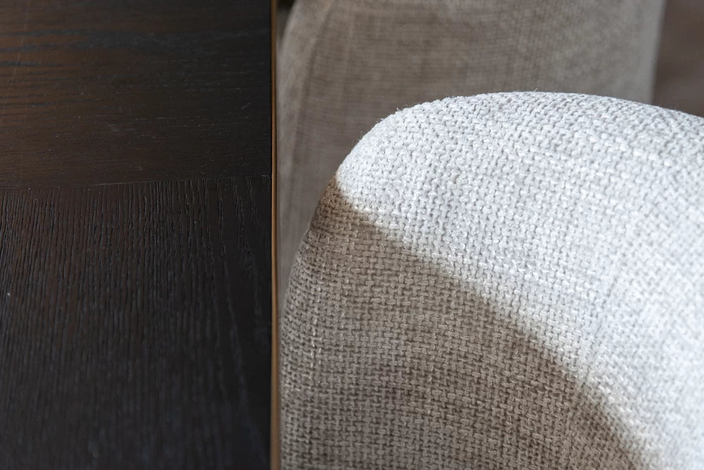 Scaun tapitat cu Stofa Bej cu structura metalica neagra H82xL58xA62cm Morton Richmond Interiors