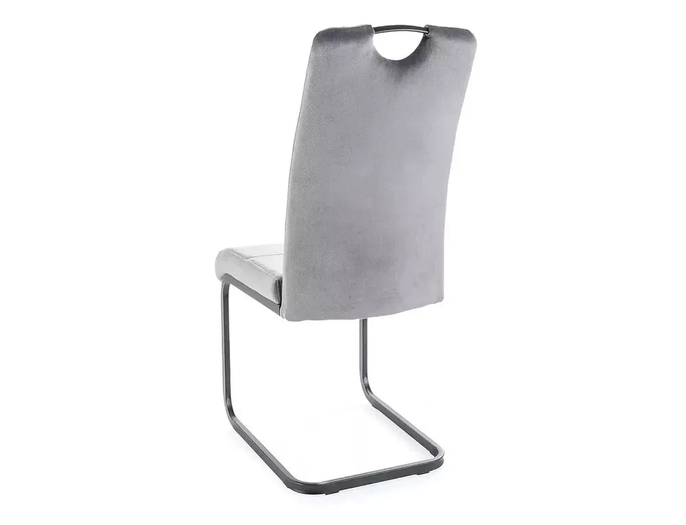 Set 2 scaune tapitate cu Catifea Gri cu picioare din Metal Negru H101xL43xA61cm Axo