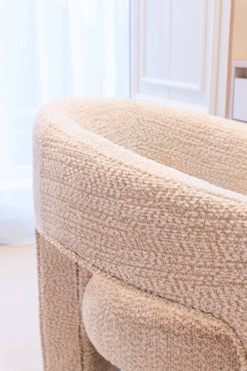 Fotoliu tapitat cu Stofa be lovely Crem H79xL64xA64cm Belle Richmond Interiors