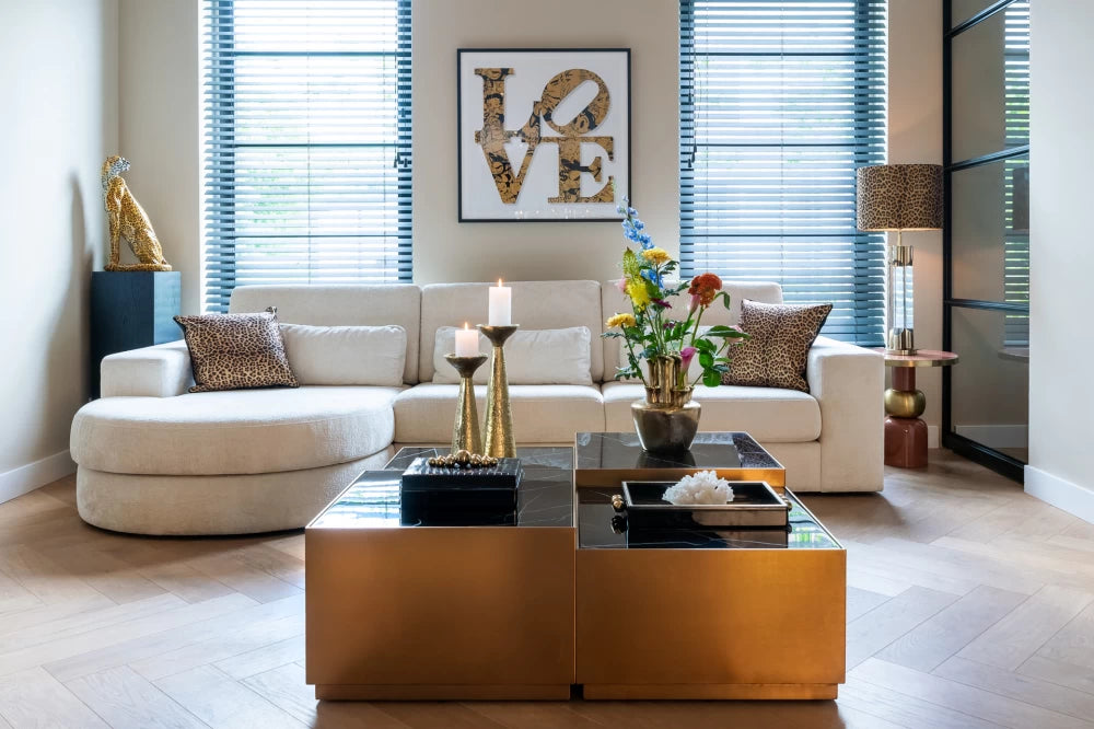 Coltar fix de 3 locuri cu orientare pe Stanga tapitat cu Chenille Alb L300cm Felix Richmond Interiors