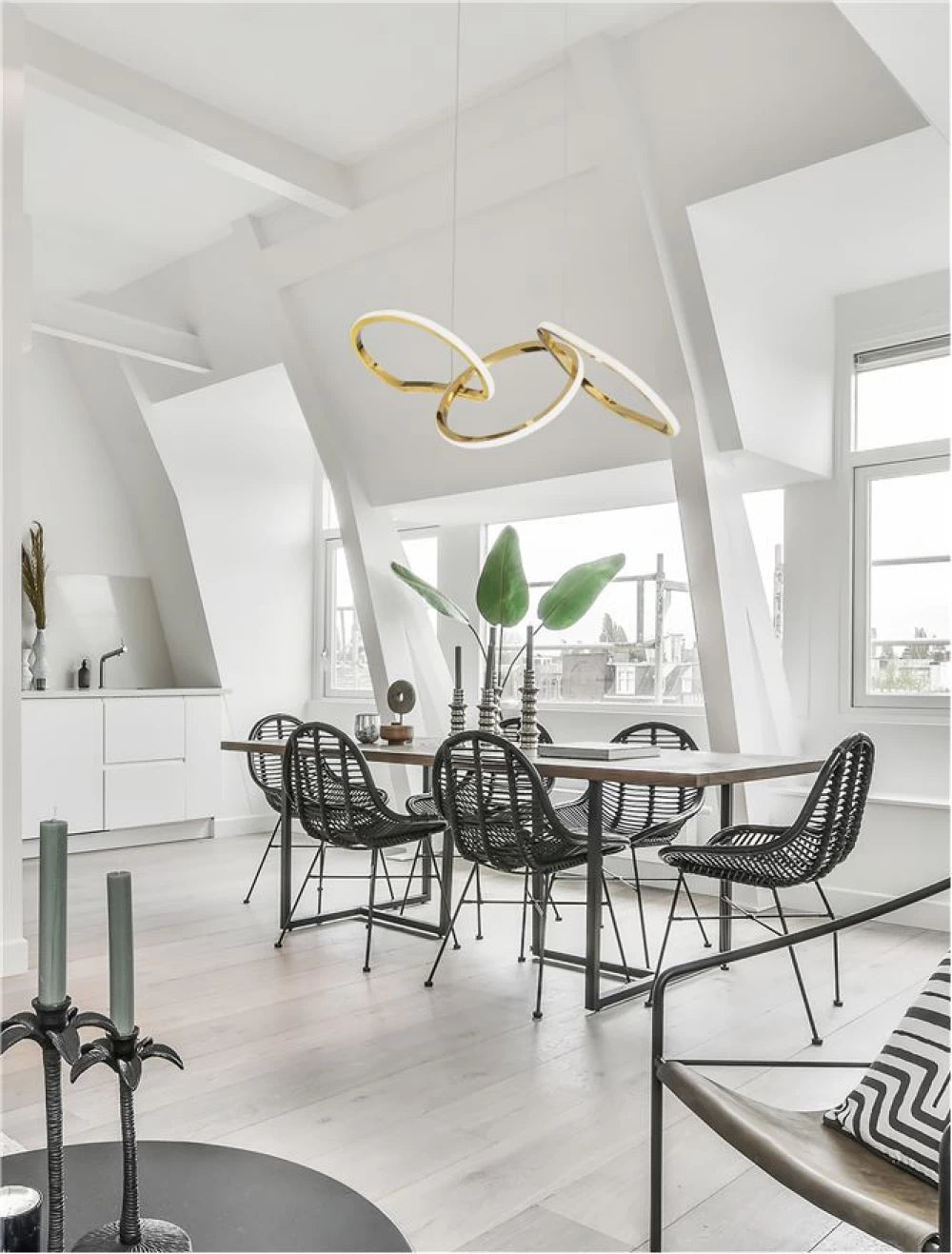 Lustra structura din Aluminiu Auriu si abajur din Acrilic Alb H120xL82cm IP20 41W 2000lm 3000k GIRISH