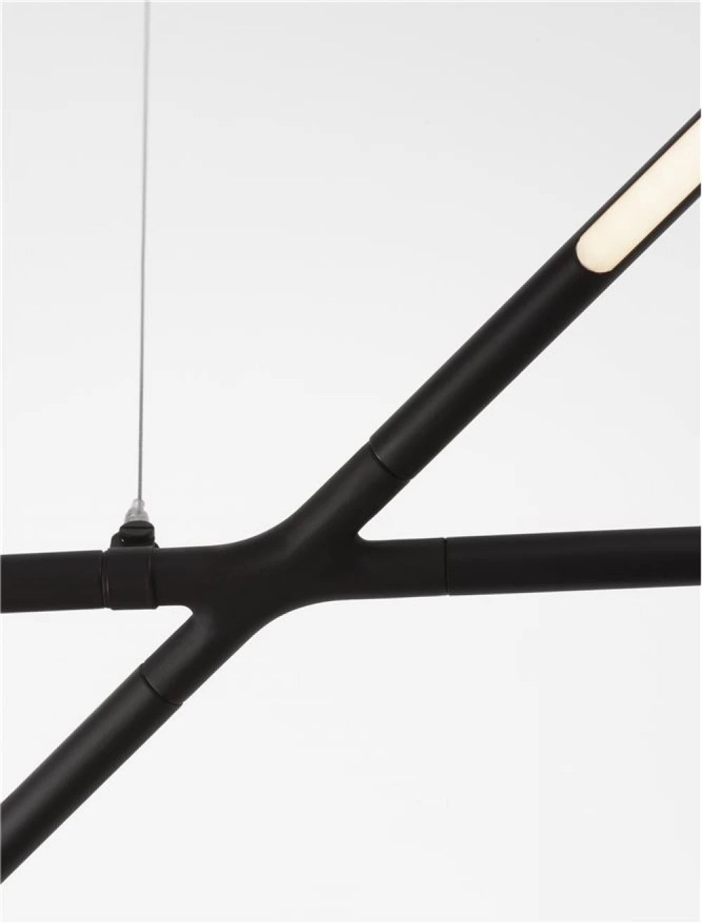 Lustra structura din Metal Negru si abajur din Acrilic Alb H200xL115cm IP20 27W 1308lm 3000k RACCIO