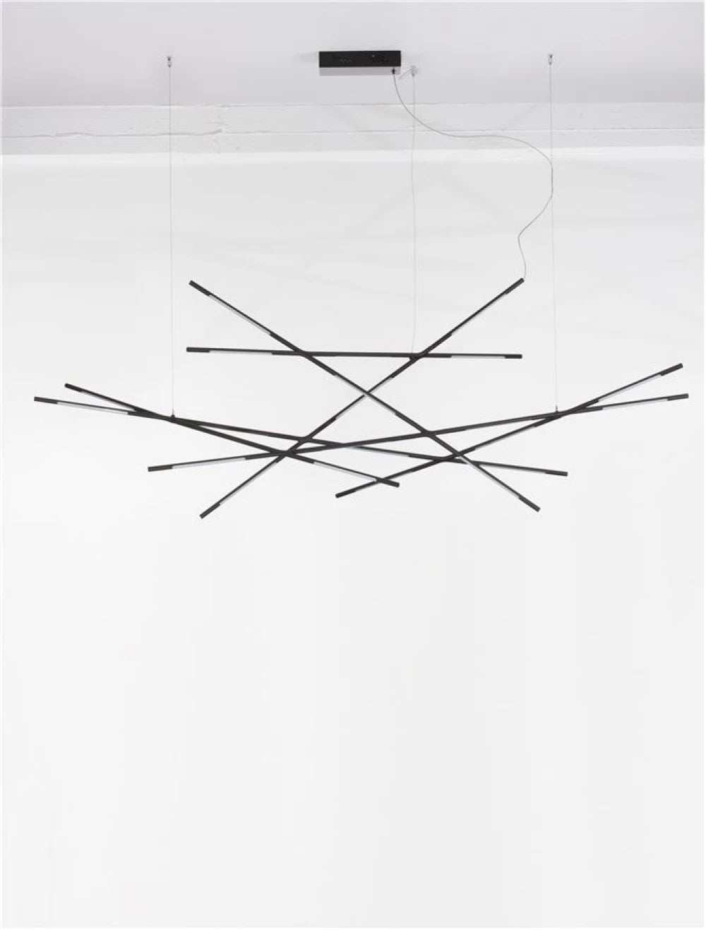 Lustra structura din Metal Negru si abajur din Acrilic Alb H200xL180.5cm IP20 109W 6868lm 3000k RACCIO