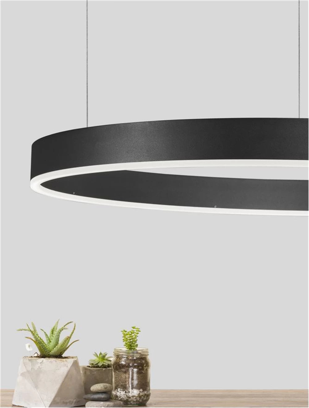 Lustra din Aluminiu Negru H200xL80cm IP20 50W 3684lm 2700-6000k MOTIF