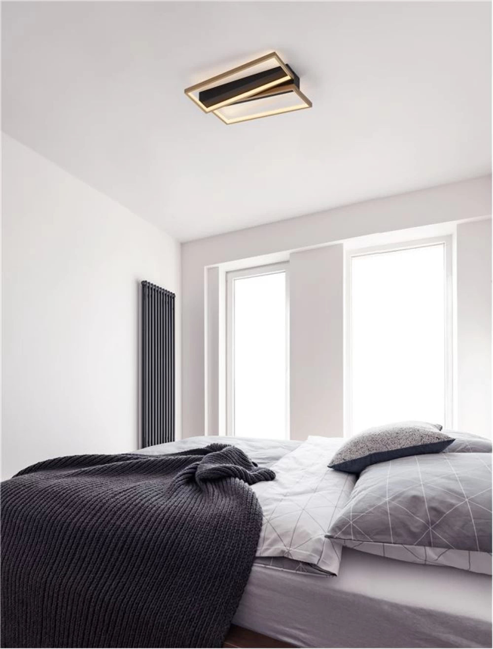 Plafoniera din Metal Negru/Auriu H8xL43.2cm IP20 28W 1550lm 3000k ELIZE