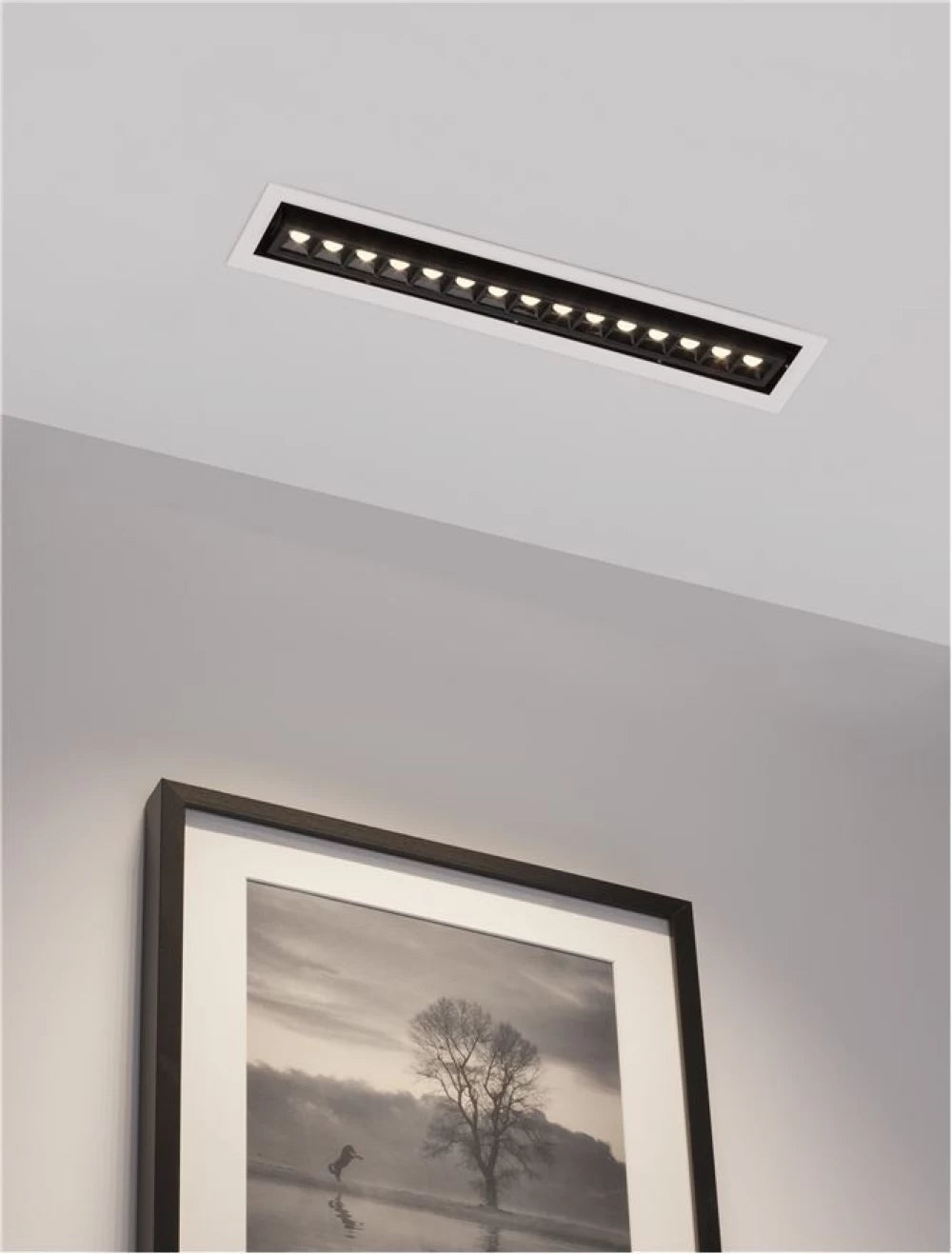 Spot incastrat din Aluminiu Negru H8.8xL46cm IP20 30W 2700lm 3000k CANTIA