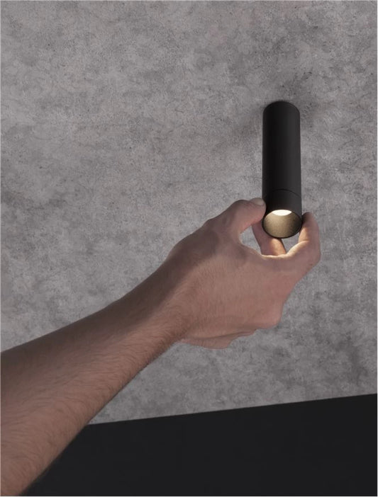 Spot aplicat din Aluminiu Negru H11.3xL3.2cm IP20 5W 335lm 3000k DOC