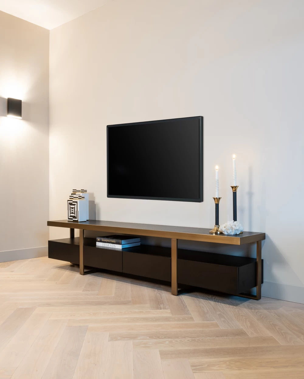 Comoda TV din Furnir de stejar Negru si Metal Auriu L220xH49cm Diddley