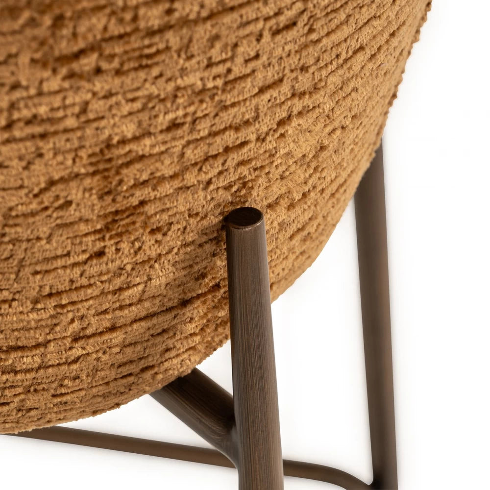 Scaun de insula tapitat cu Chenille Maro cognac si picioare din Metal Alama H96xL49xA55cm Odarby