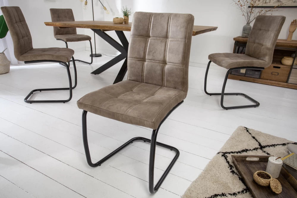 Set 2 scaune tapitat cu Microfibra Maro taupe si picioare din Metal Negru H92xL46xA54cm Modena