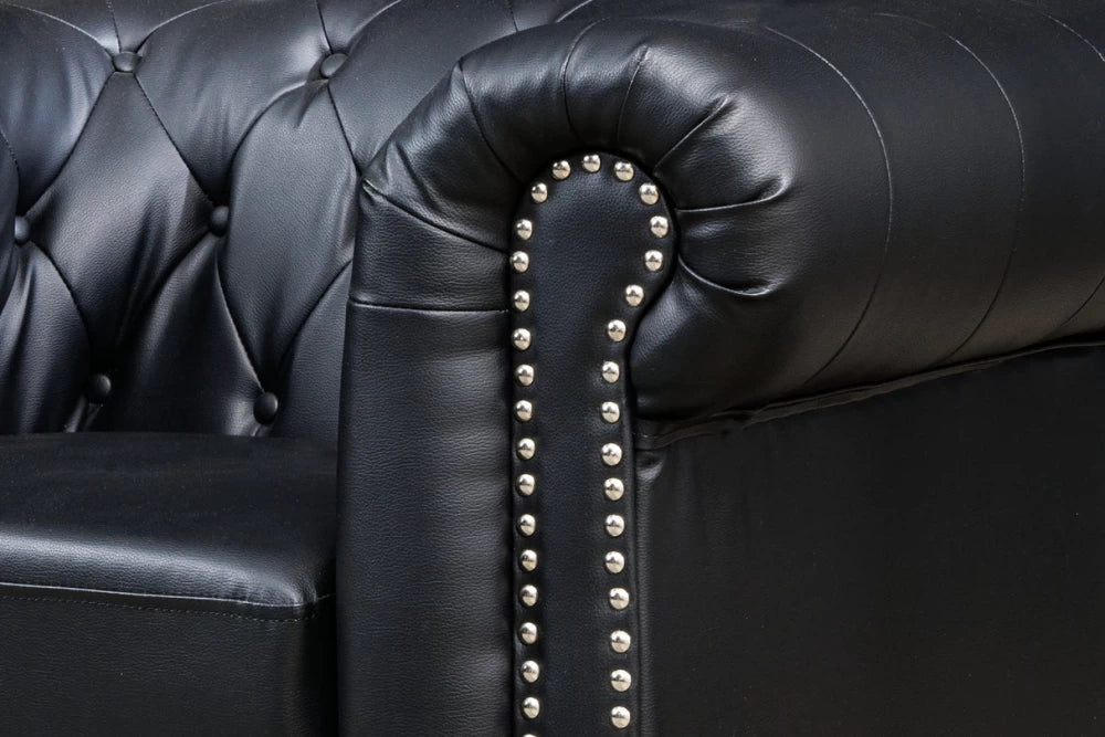 Fotoliu tapitat cu Piele artificiala Negru si picioare din Lemn de pin Maro inchis H73xL110xA85cm Chesterfield