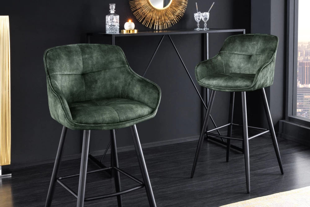 Set 2 scaune de bar tapitat cu Catifea Verde si picioare din Metal Negru H105xL58xA53cm Euphoria