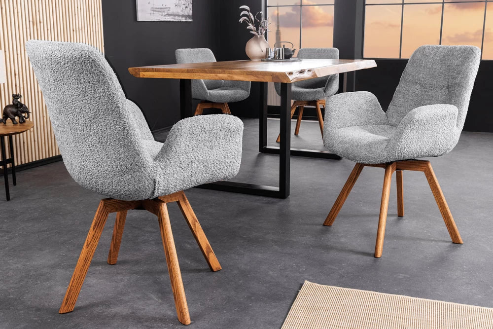 Set 2 scaune rotative cu brate tapitat cu Stofa boucle Gri si picioare din Lemn de stejar Maro H86xL61xA63cm Baltic