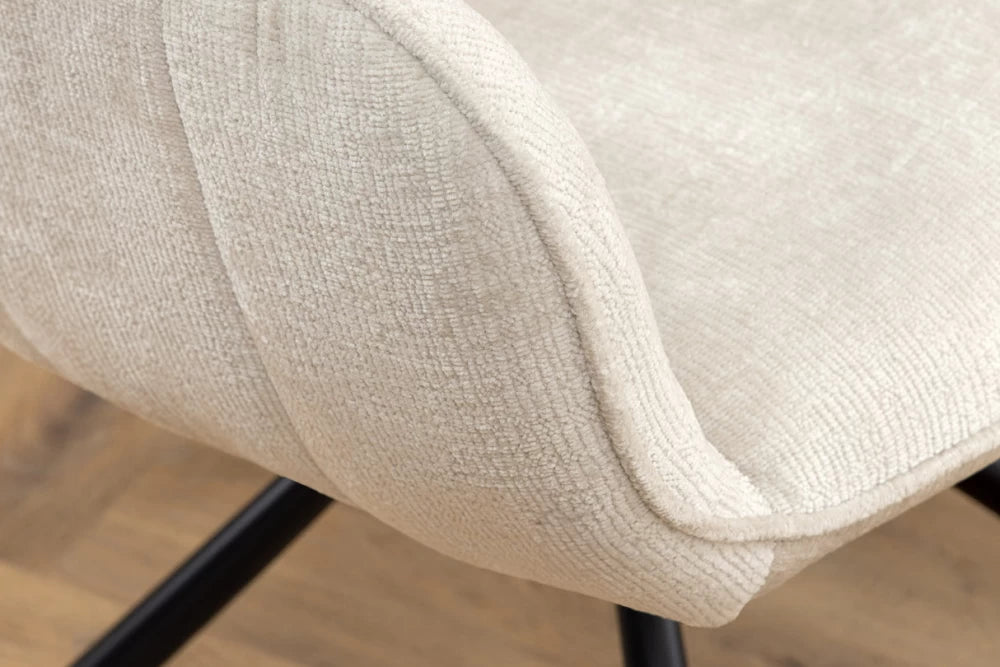 Set 2 scaune rotative cu brate tapitat cu Chenille Bej sampanie si picioare din Metal Negru H84xL61xA64cm Unique