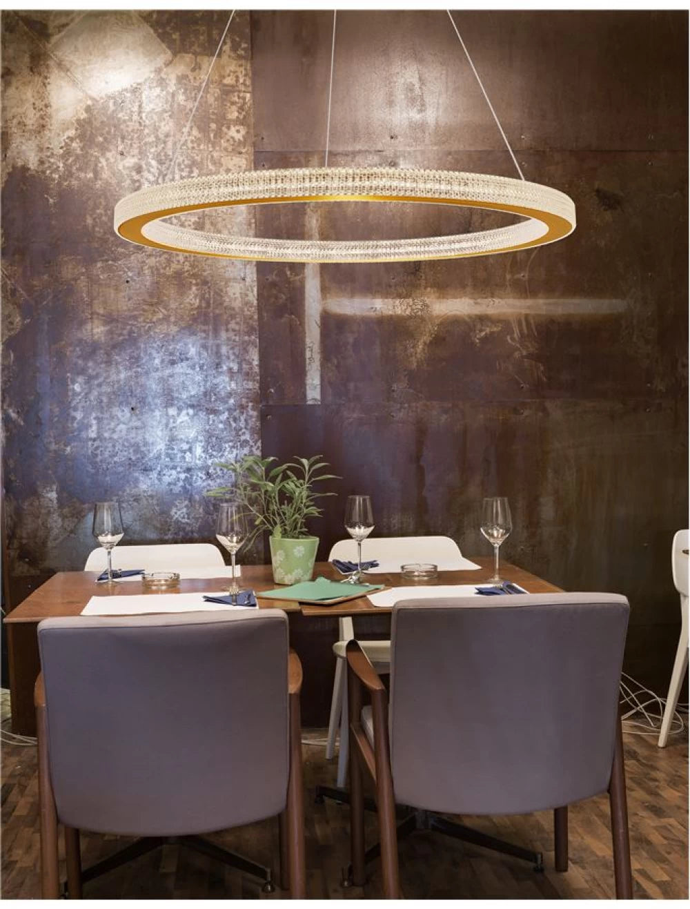 Lustra structura din Aluminiu Auriu antichizat si abajur din Acrilic Transparent H120xL80cm IP20 80W 4452lm 3000k FIORE