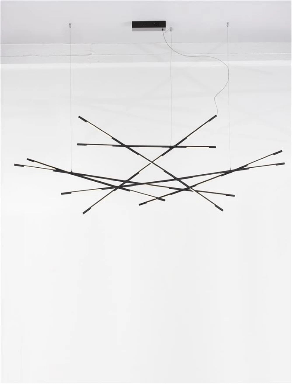 Lustra structura din Metal Negru si abajur din Acrilic Alb H200xL180.5cm IP20 109W 6868lm 3000k RACCIO