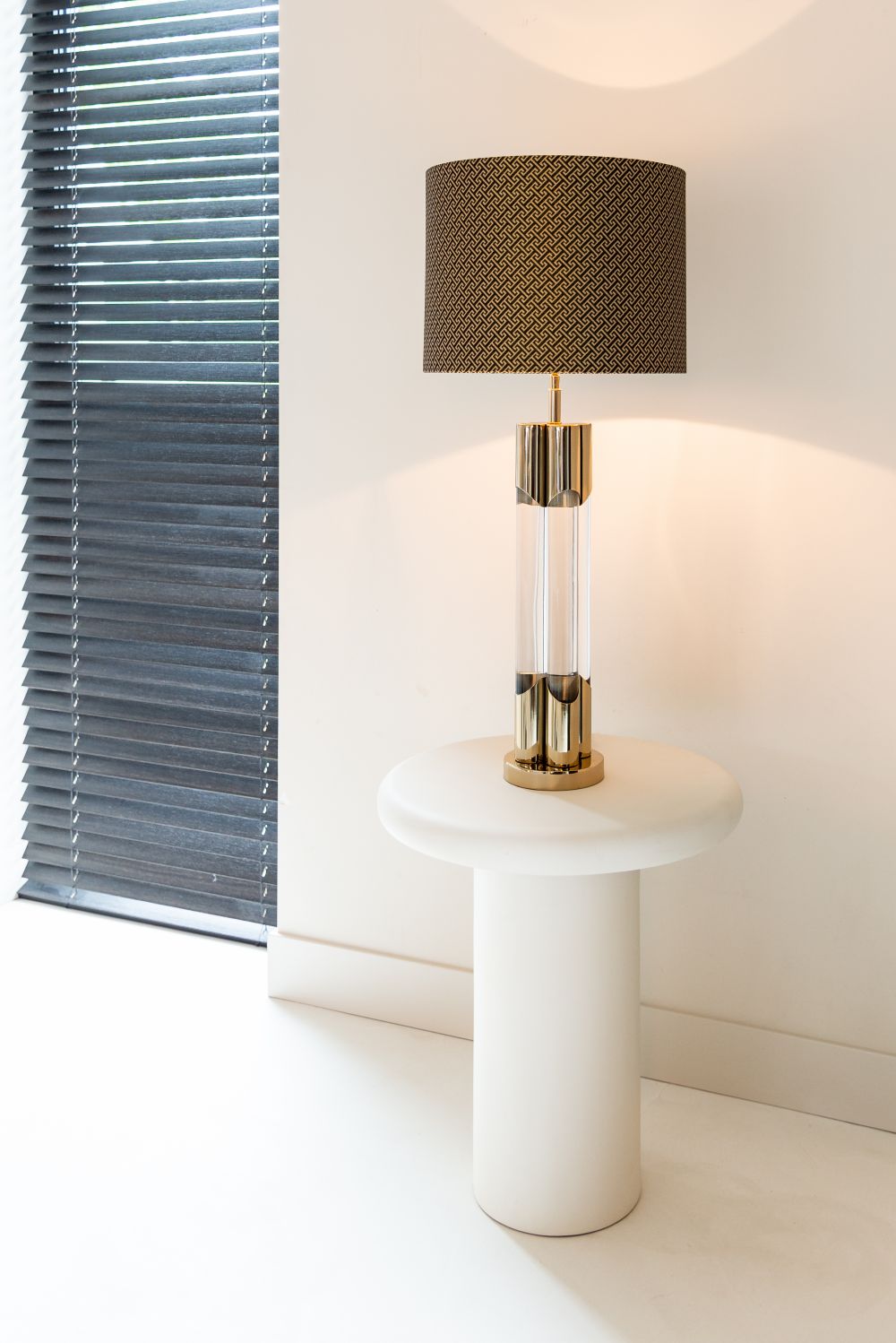 Masuta de colt Rotunda din MDF Alb D55xH60cm Bloomstone Richmond Interiors