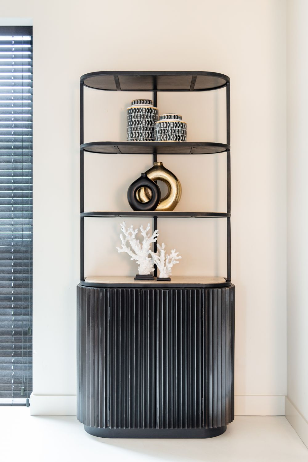 Raft din Travertin si MDF Bej/Negru L91xH199cm Hampton Richmond Interiors
