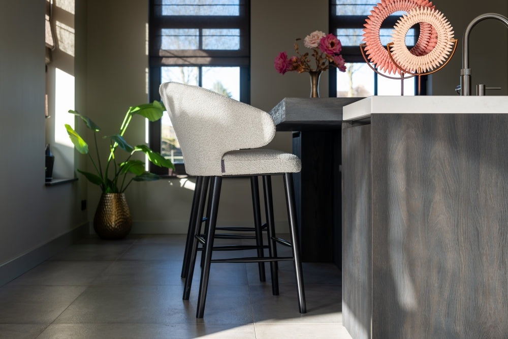 Scaun de bar din Textil si Lemn de fag Alb/Negru H106xL50xA62cm Indigo Richmond Interiors