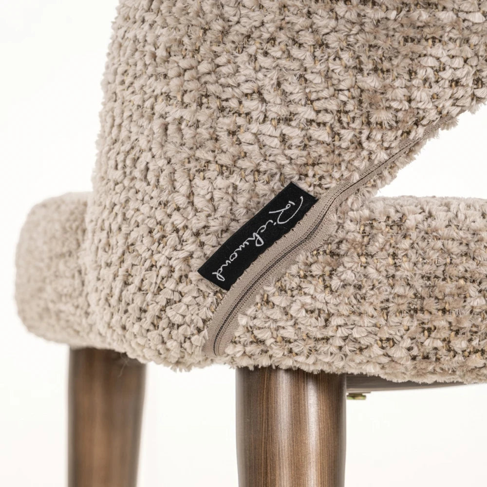 Set 2 scaune din Chenille Bej si Metal Alama L50.5xH86cm Delphine Richmond interiors