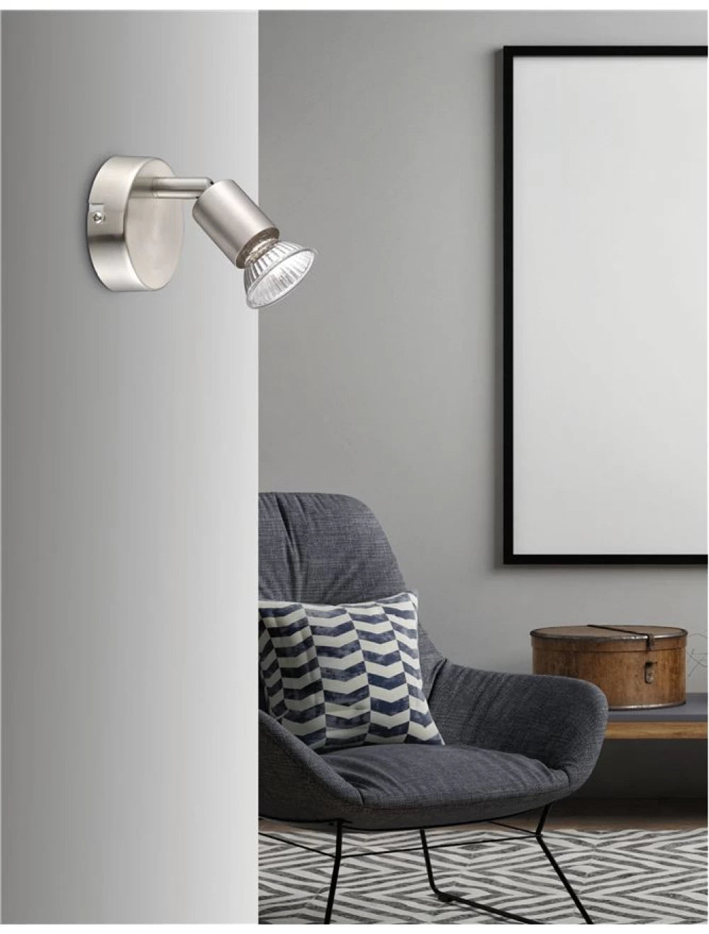 Aplica de perete din Metal Argintiu H10.9xL8cm IP20 BASE