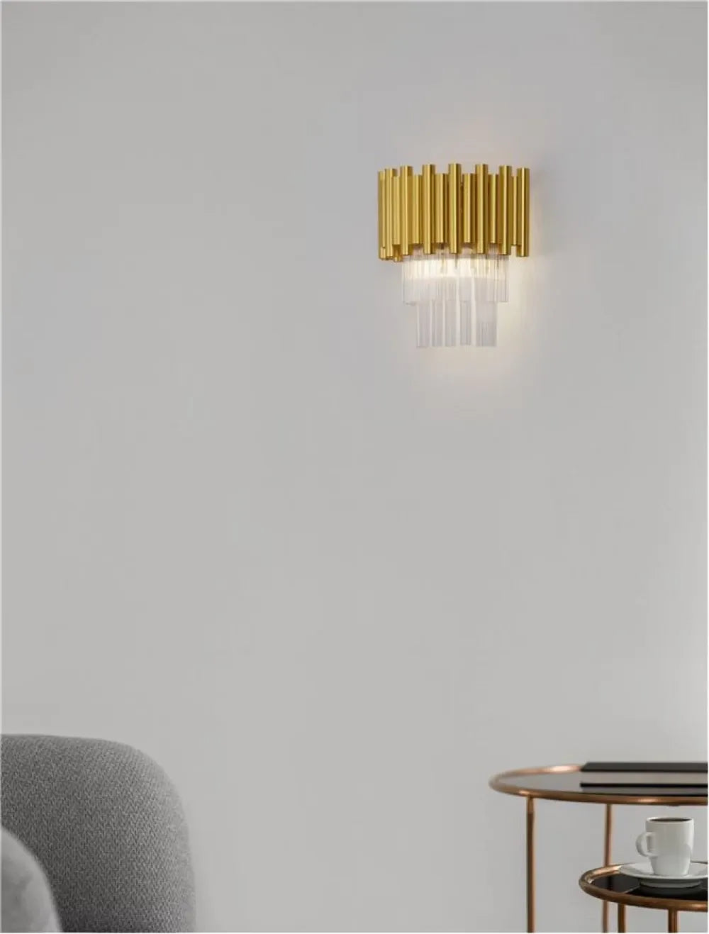 Aplica de perete structura din Aluminiu Auriu si abajur din Cristal Transparent H26.5xL24cm IP20 MAGNOLIA