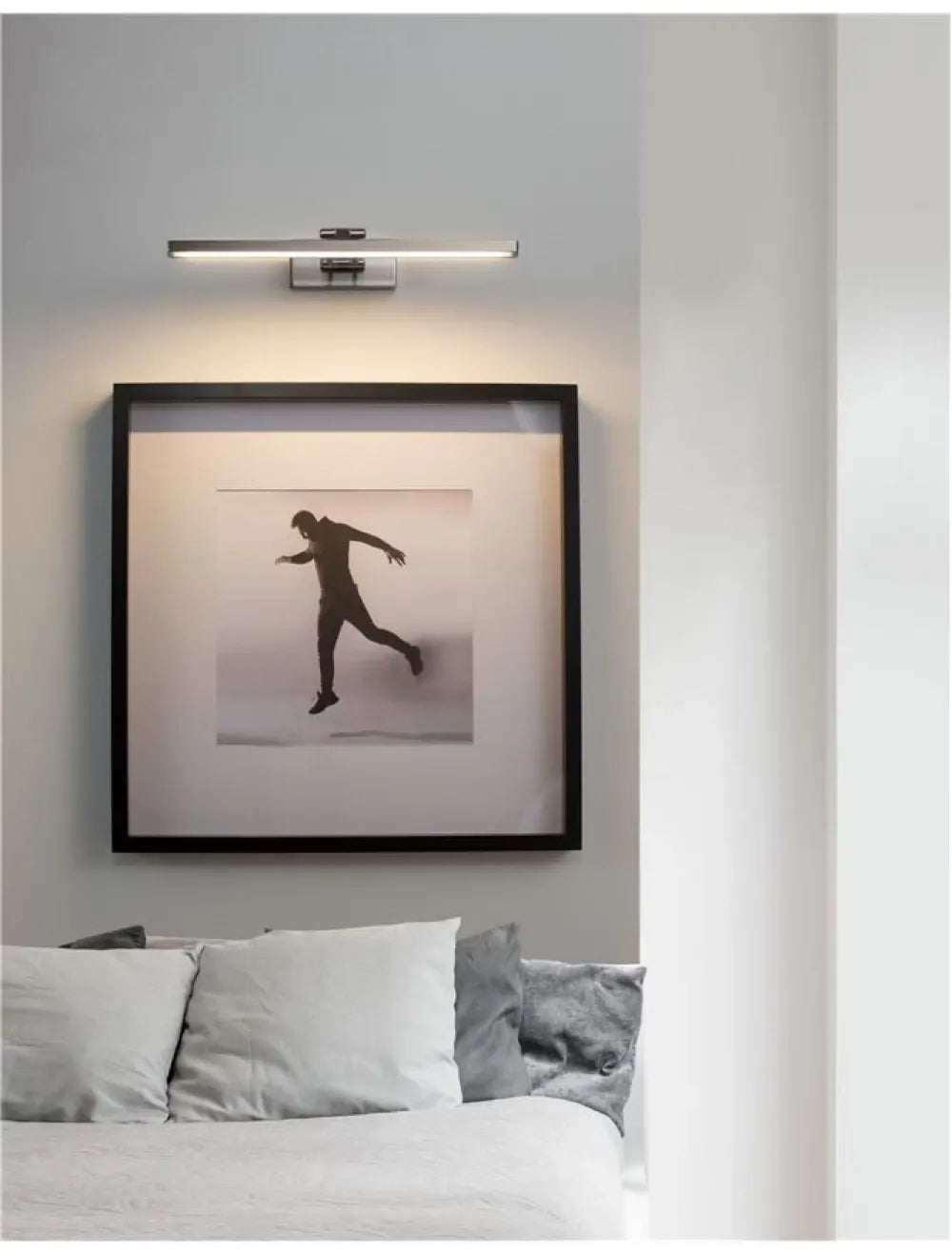 Aplica de perete structura din Metal Argintiu si abajur din Acrilic Alb H5.5xL37.6cm IP20 12W 801lm 3000k MARNELL