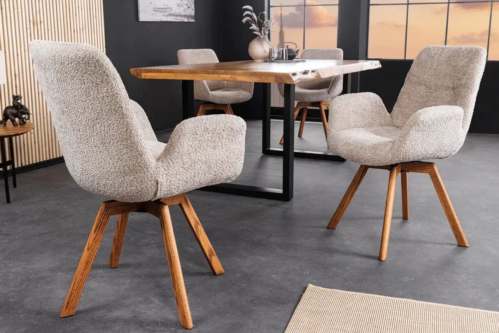 Set 2 scaune rotative tapitat cu Stofa Boucle Bej cu picioare din Lemn de stejar Maro H85xL61xA63cm Baltic
