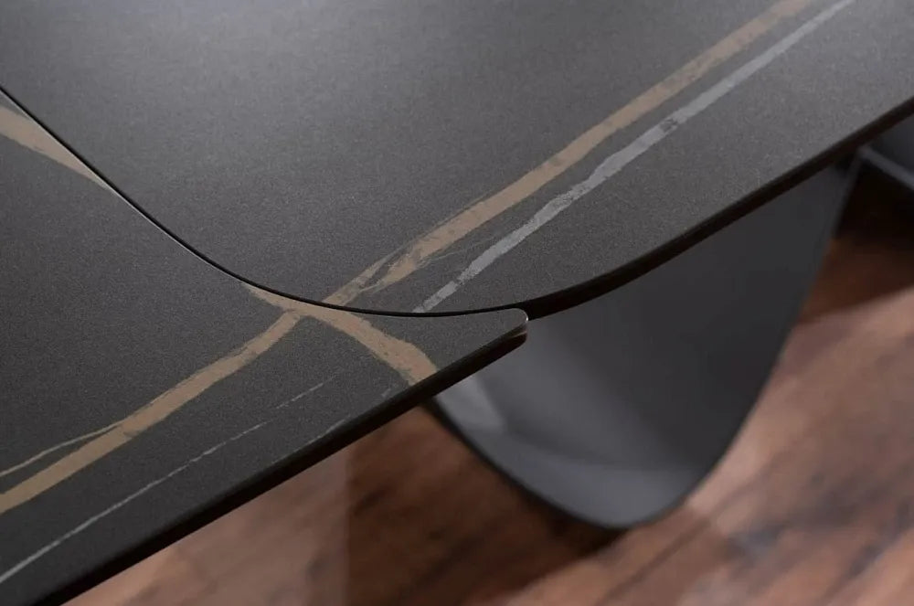 Masa extensibila cu blat din Sticla securizata + Ceramica cu efect de marmura Negru cu baza din Metal Negru L160-240cm Infinity