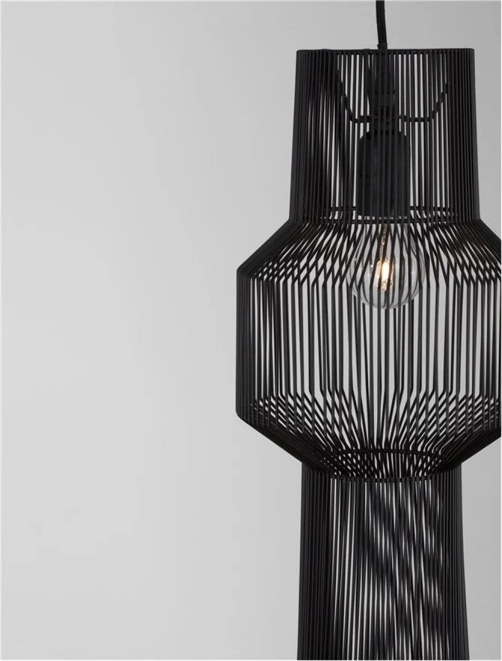 Pendul structura din Aluminiu Negru si abajur din Aluminiu Negru H195xL21cm IP20 BREDO