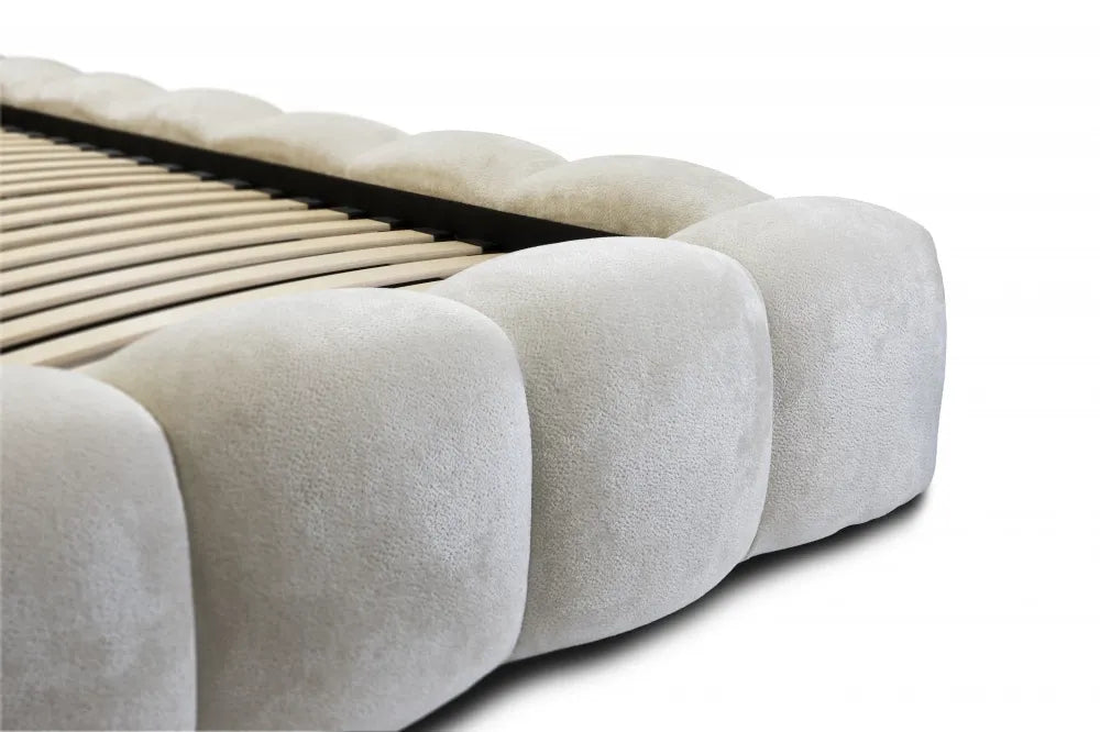 Pat 160x200cm tapitat cu Chenille Crem Boston