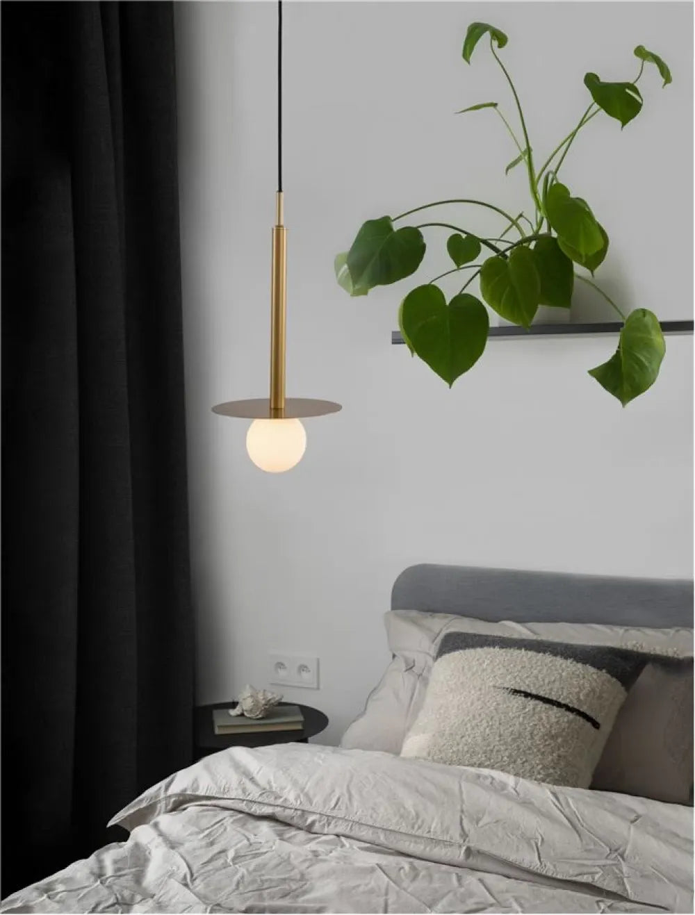 Pendul structura din Metal Auriu si abajur din Sticla Alb H150xL22cm IP20 PIELO