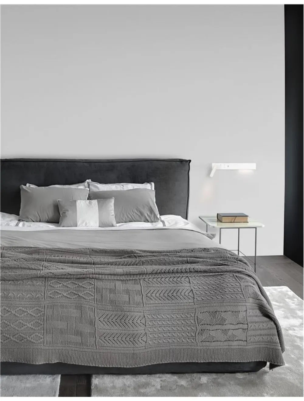 Aplica de perete structura din Metal Alb si abajur din Acrilic  H8xL35cm IP20 8W 560lm 3000k VIDA