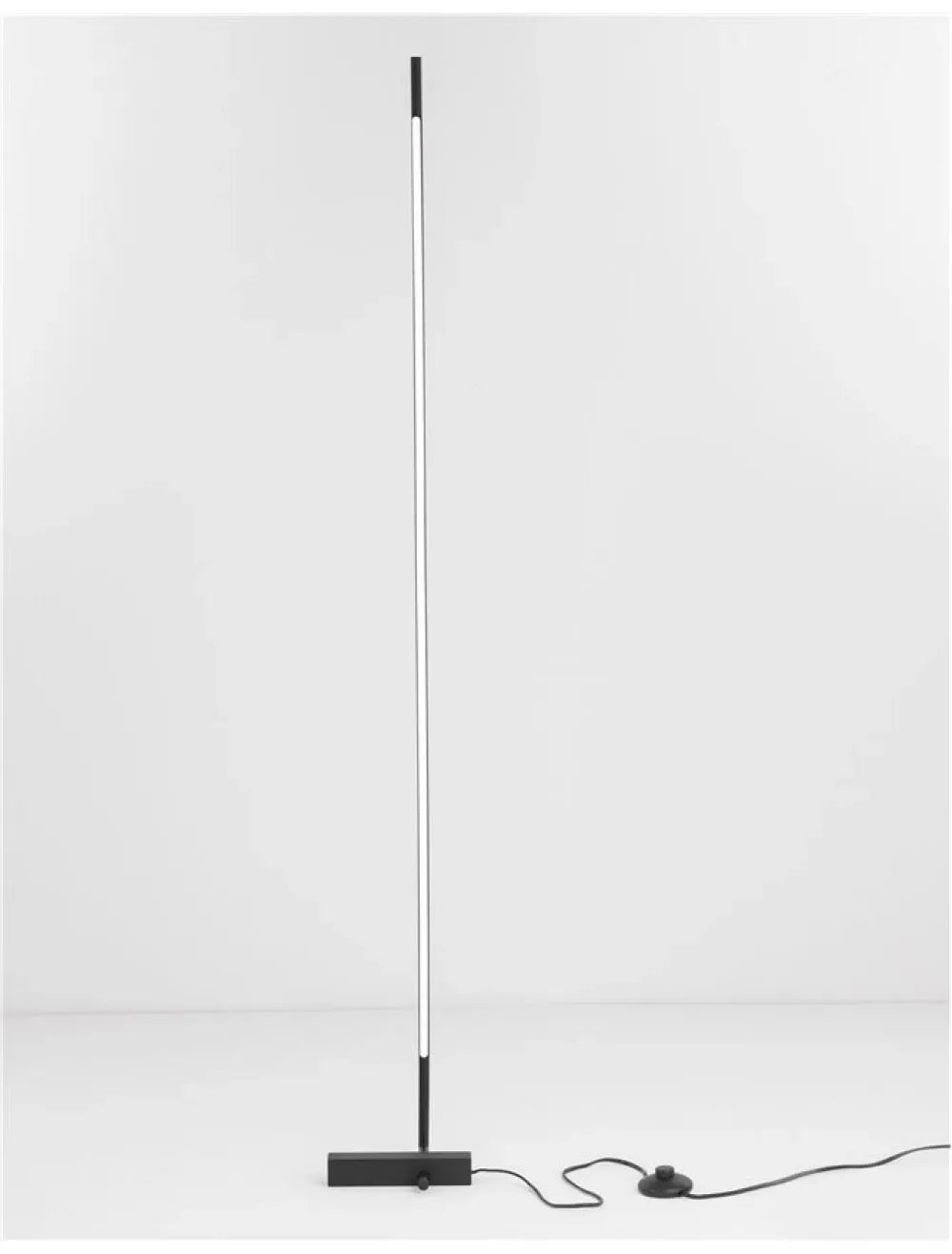 Lampa de podea structura din Metal Negru si abajur din Acrilic Alb H140xL18cm IP20 19W 891lm 3000k RACCIO