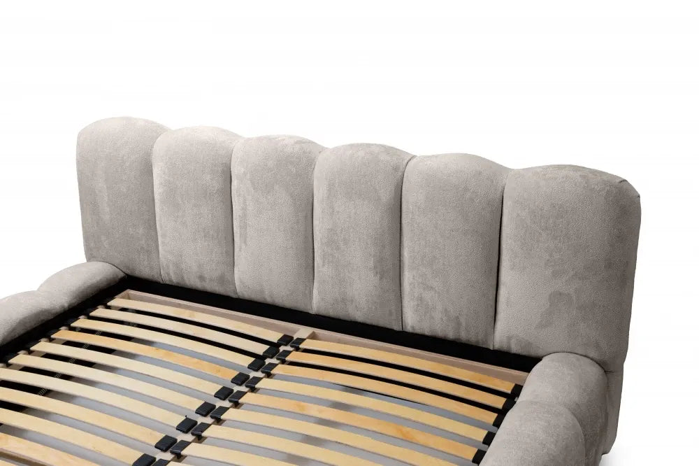 Pat 160x200cm tapitat cu Chenille Gri deschis Dallas