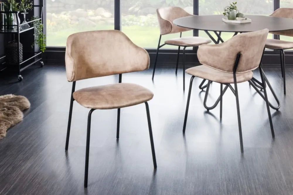 Set 2 scaune tapitate cu Catifea Bej sampanie cu picioare din Metal Negru H83xL58xA54cm Tracy