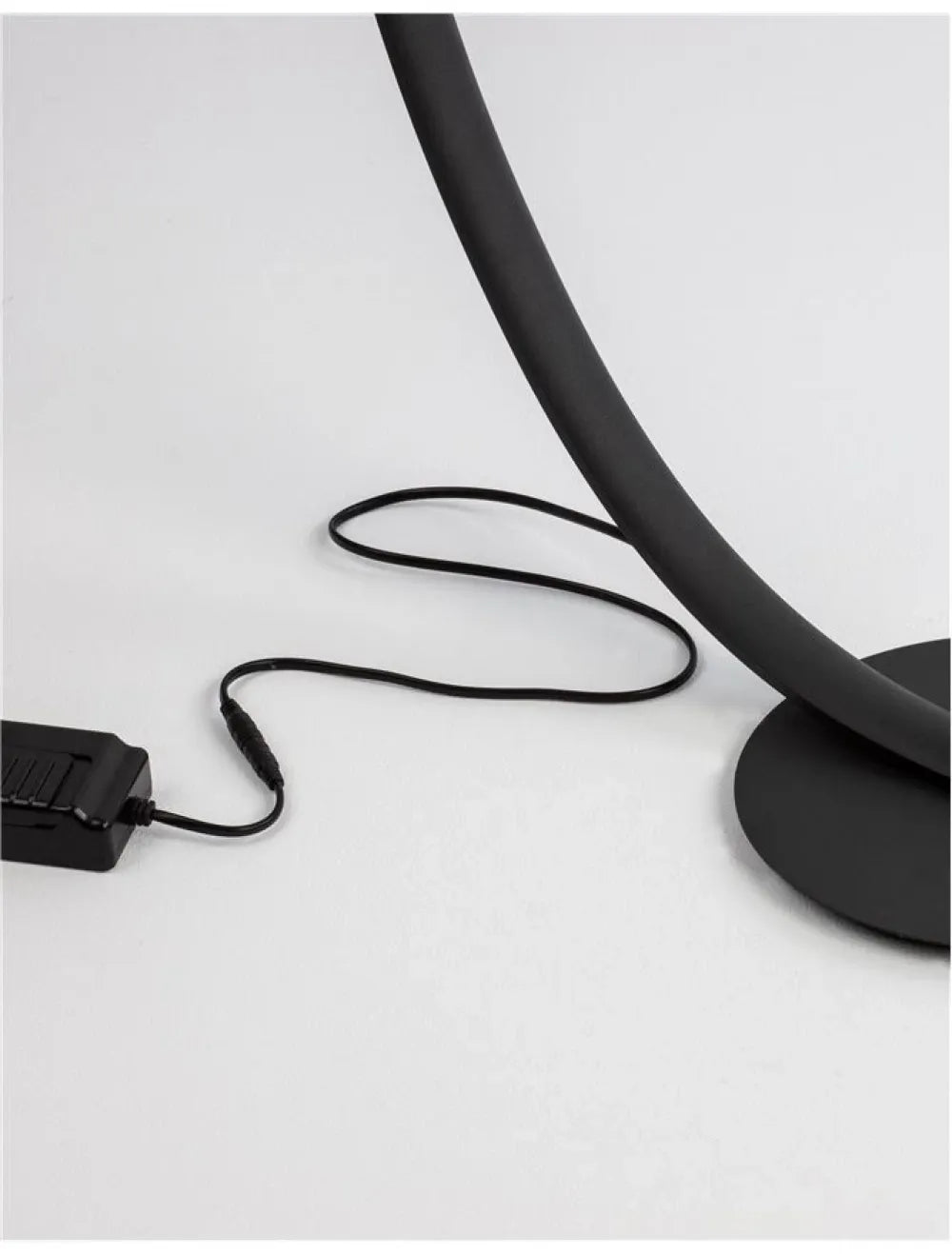 Lampa de podea din Aluminiu Negru H172xL26cm IP20 30W 1580lm 3000k PREMIUM