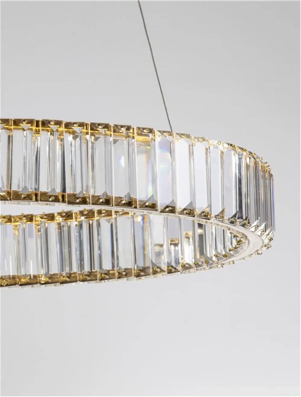 Lustra structura din Metal Auriu si abajur din Cristal Transparent H150xL60cm IP20 41W 4647lm 3500k AURELIA