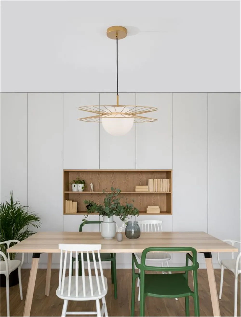 Pendul structura din Metal Auriu si abajur din Sticla Alb H150xL45cm IP20 ELLERY